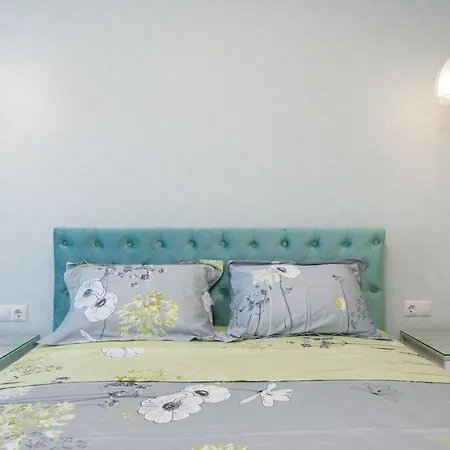 Deluxe On Belorusskay Street 